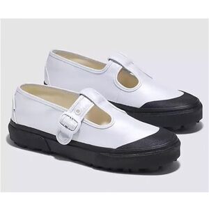 Vans 7.5 Silver and Black Mary Jane 93 Sneakers